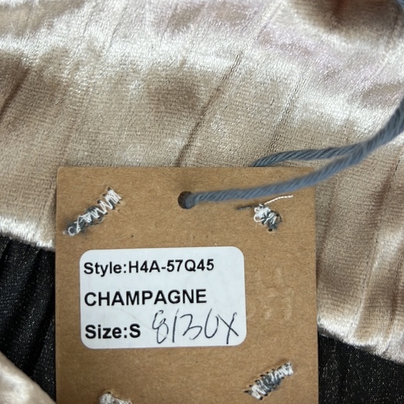 Nwt Hello Nite Crushed Velour Lounge Shirt size small - Picture 4 of 10